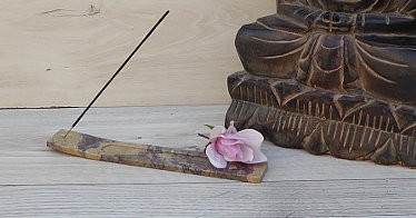 Räucherstäbchenhalter
