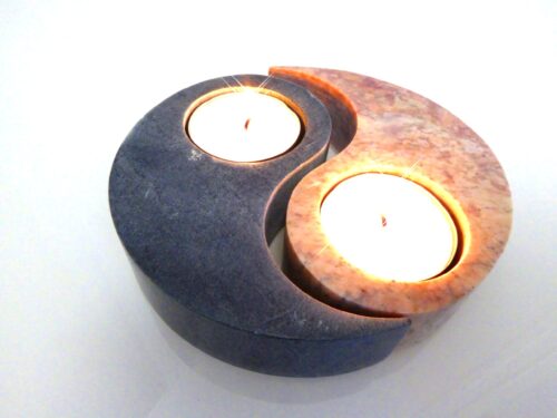 schwerer Yin Yang Teelichthalter aus massivem Speckstein